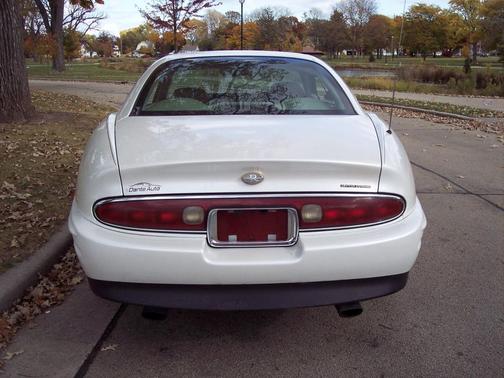 1997 Buick Riviera 2dr Cpe