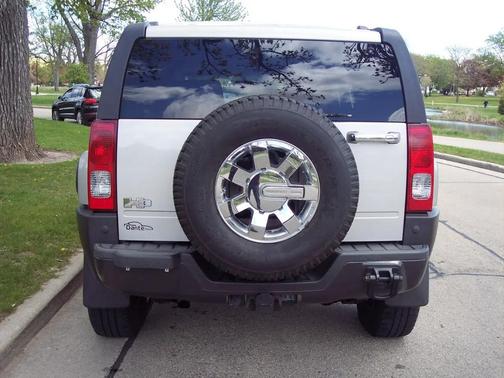 Gray 2006 Hummer H3 Base
