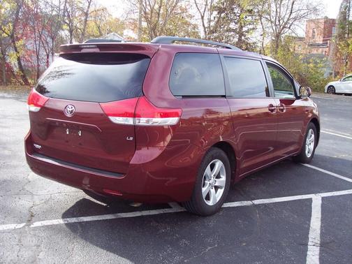 2013 Toyota Sienna LE