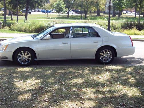 2008 Cadillac DTS Base