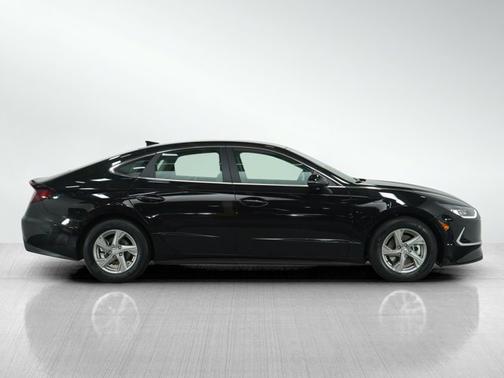 2022 Hyundai SONATA SE