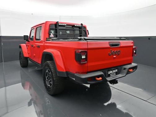 Firecracker Red Clearcoat 2023 Jeep Gladiator Mojave