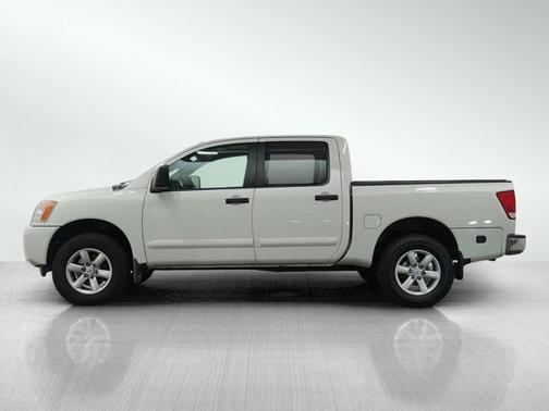 2014 Nissan Titan SV