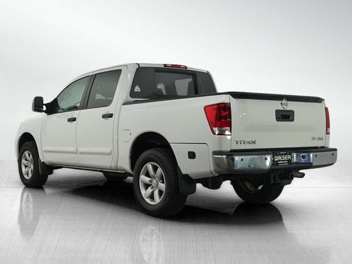 2014 Nissan Titan SV