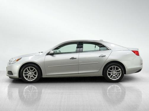 Silver 2014 Chevrolet Malibu 1LT