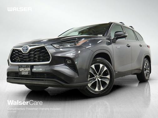 Gray 2021 Toyota Highlander Hybrid XLE