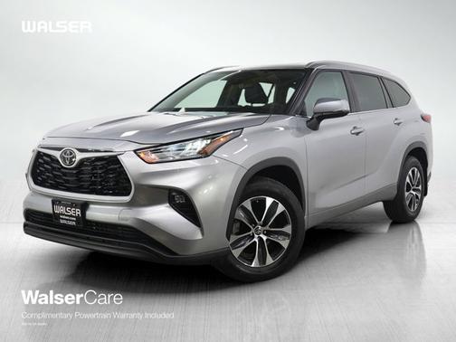 Celestial Silver Metallic 2023 Toyota Highlander XLE