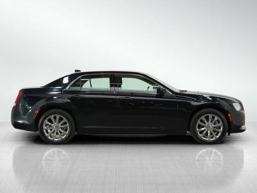 2021 Chrysler 300 Touring