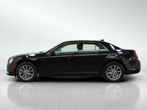 2021 Chrysler 300 Touring