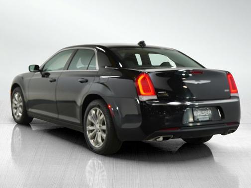 2021 Chrysler 300 Touring