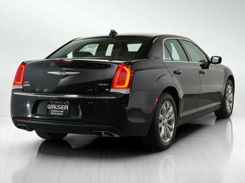 2021 Chrysler 300 Touring