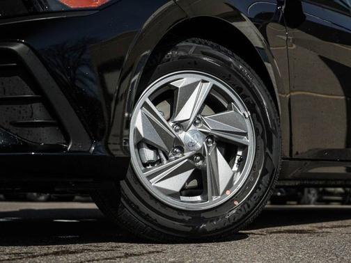 Abyss Black 2026 Hyundai ELANTRA SE