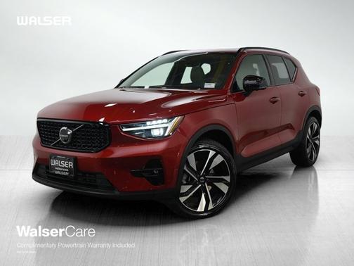 2023 Volvo XC40 Ultimate Dark Theme