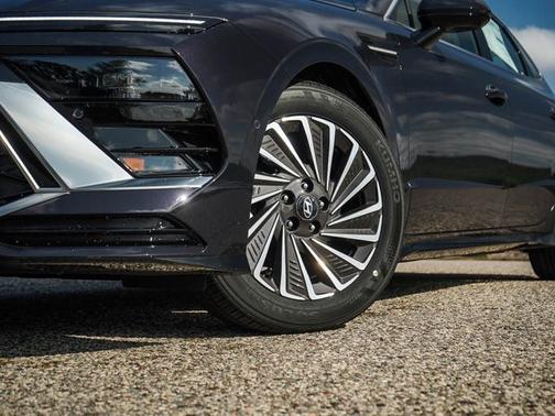 Carbon Blue 2026 Hyundai SONATA Hybrid Limited