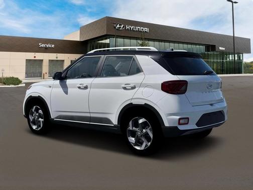 Lunar White w/Black Roof 2026 Hyundai VENUE SEL