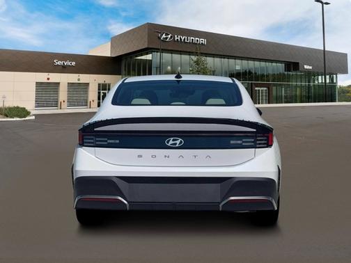 2026 Hyundai SONATA SE