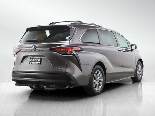Pre-Dawn Grey Mica 2022 Toyota Sienna XLE