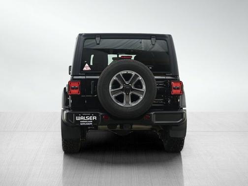 Black Clearcoat 2023 Jeep Wrangler Sahara