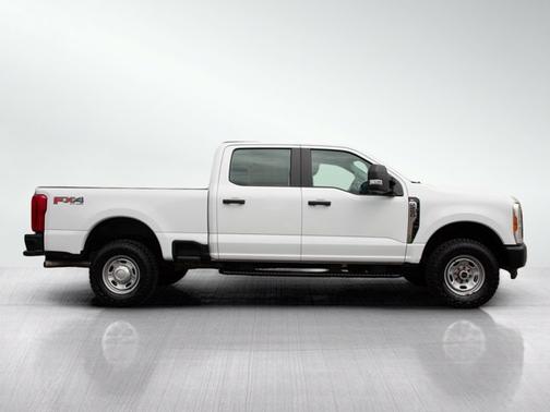 OXFORD WHITE 2023 Ford F-250 XL
