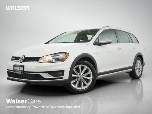 Pure White 2017 Volkswagen Golf Alltrack SE