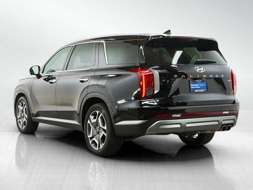 Abyss Black Pearl 2024 Hyundai PALISADE SEL 7P