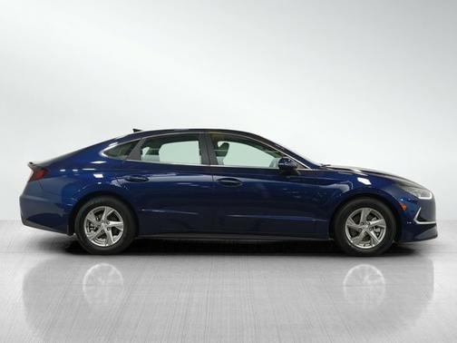 2022 Hyundai SONATA SE
