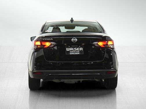 Super Black 2025 Nissan Versa SV