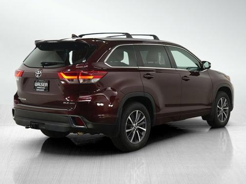 Ooh La La Rouge Mica 2018 Toyota Highlander XLE