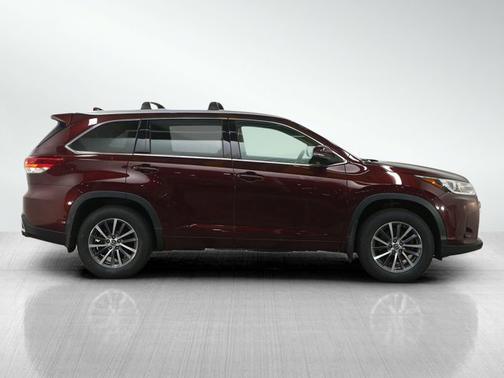Ooh La La Rouge Mica 2018 Toyota Highlander XLE
