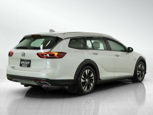 2018 Buick Regal TourX Essence