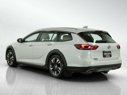 2018 Buick Regal TourX Essence