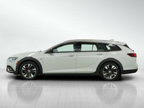 2018 Buick Regal TourX Essence