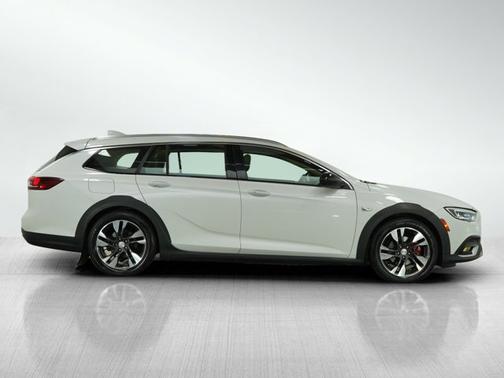 2018 Buick Regal TourX Essence
