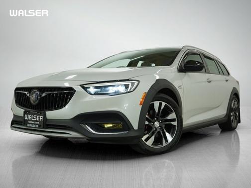 2018 Buick Regal TourX Essence
