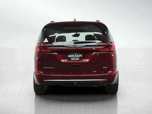 Velvet Red Pearlcoat 2021 Chrysler Pacifica Pinnacle