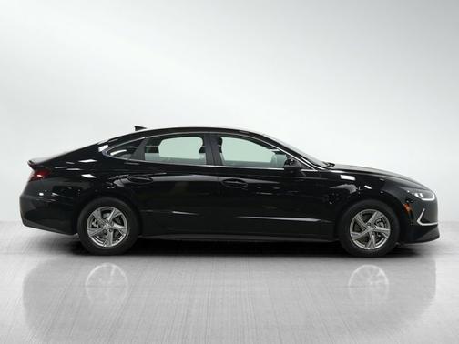 Onyx Black 2023 Hyundai SONATA SE