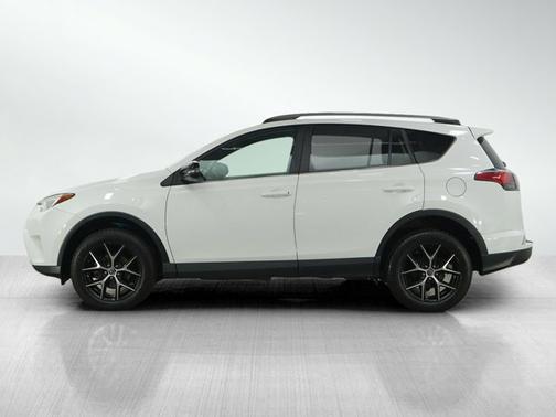 2017 Toyota RAV4 SE