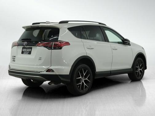 2017 Toyota RAV4 SE