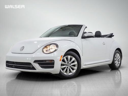 White Silver Metallic/Black Roof 2019 Volkswagen Beetle SE