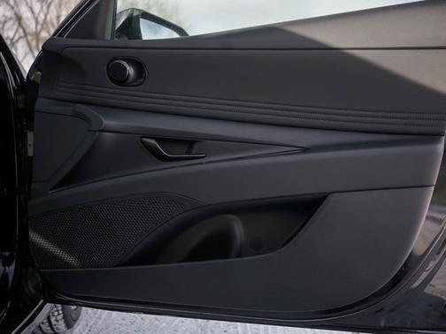 2025 Hyundai ELANTRA HEV Blue
