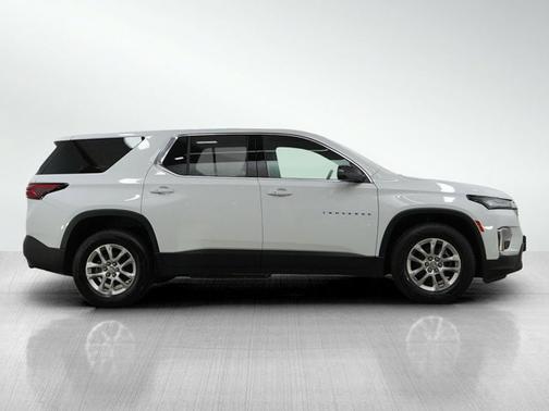 Summit White 2023 Chevrolet Traverse LS