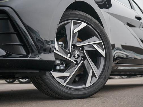 2025 Hyundai ELANTRA HEV Limited