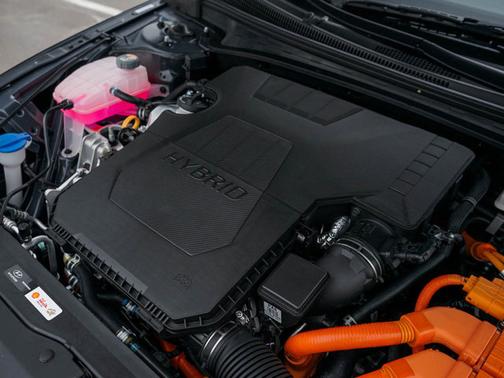 2025 Hyundai ELANTRA HEV Limited