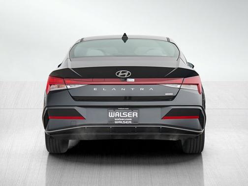 2025 Hyundai ELANTRA HEV Limited
