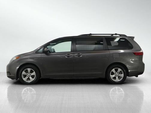 2017 Toyota Sienna LE
