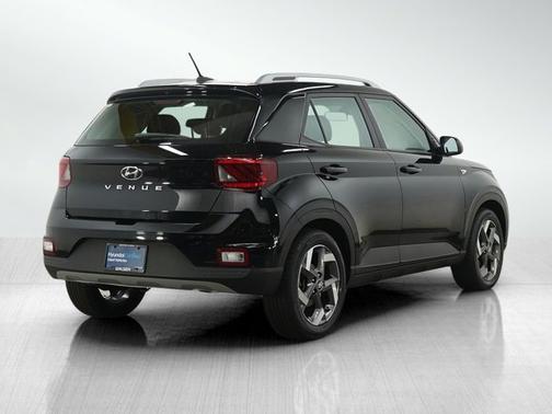 Onyx Black 2023 Hyundai VENUE SEL