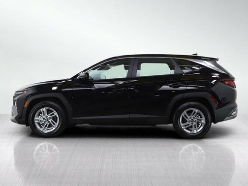 Phantom Black 2026 Hyundai TUCSON SE