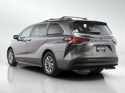 2022 Toyota Sienna XLE