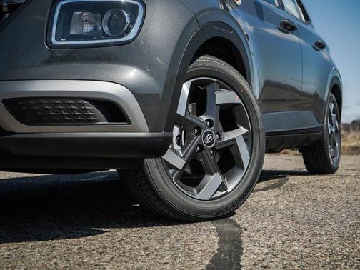 Ecotronic Gray 2026 Hyundai VENUE SEL