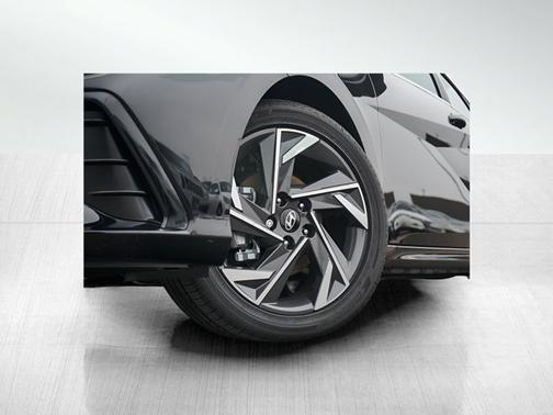 2025 Hyundai ELANTRA HEV Limited